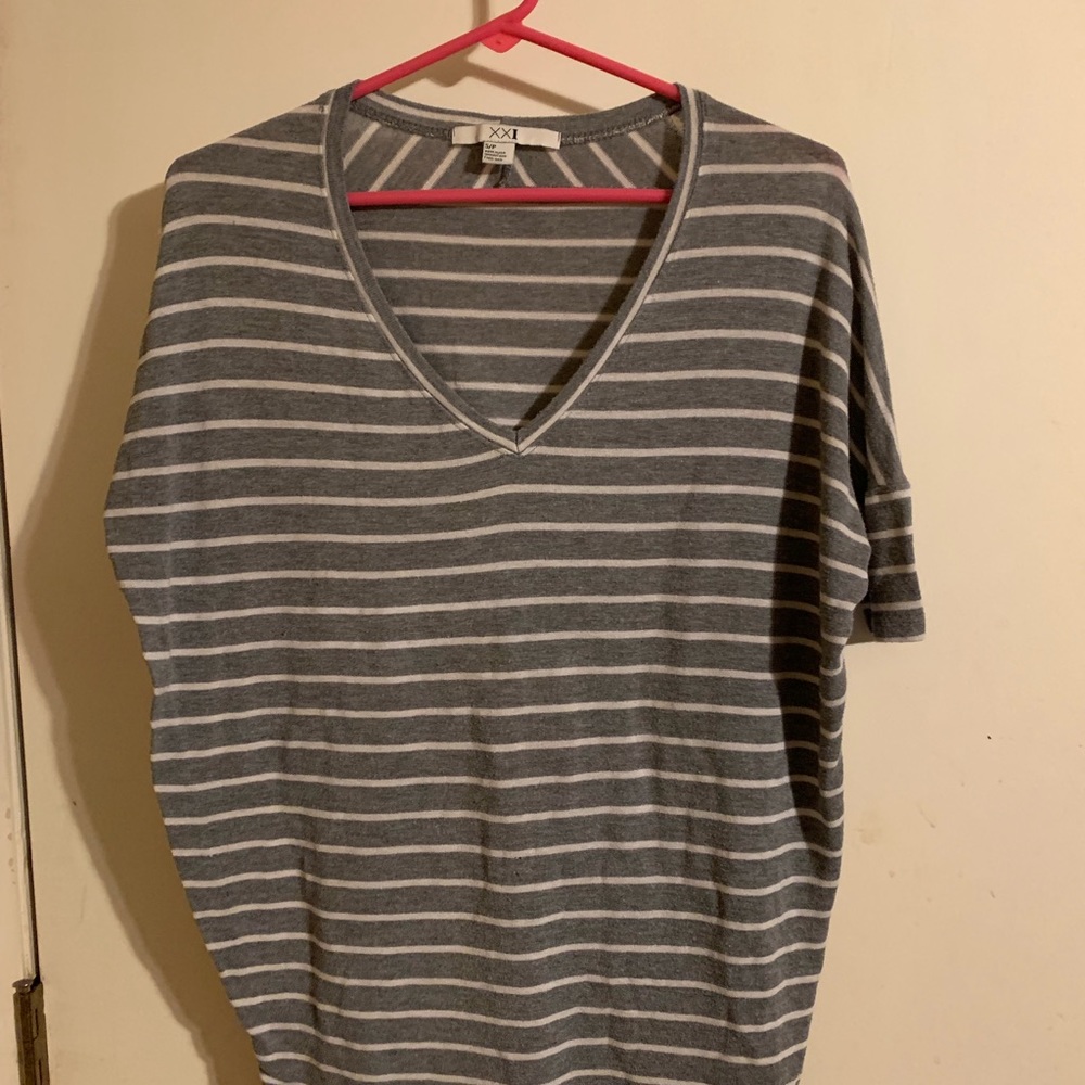 Forever 21 grey/white loose top